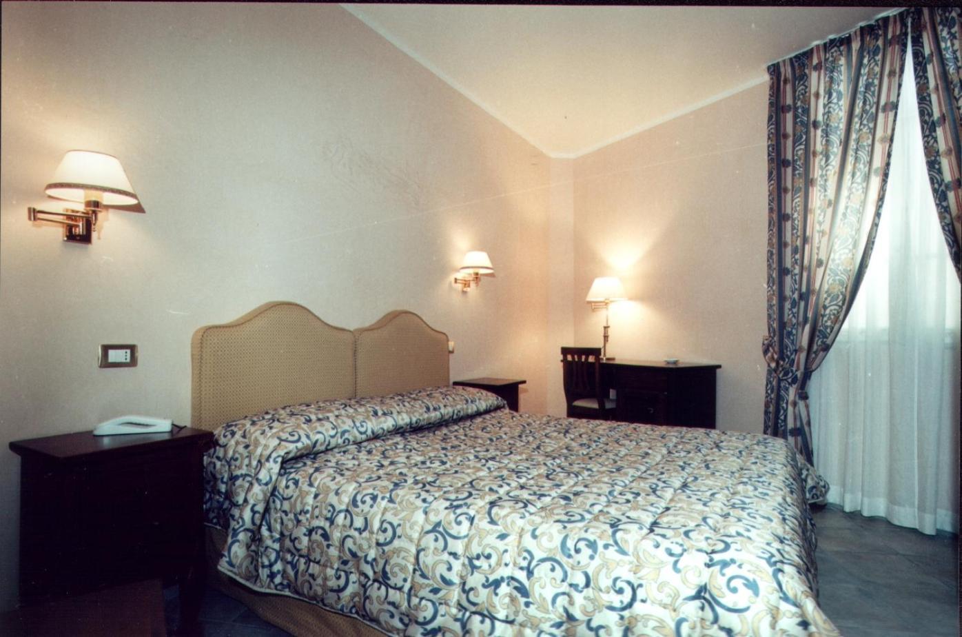 Villa Le Camelie Siena Esterno foto