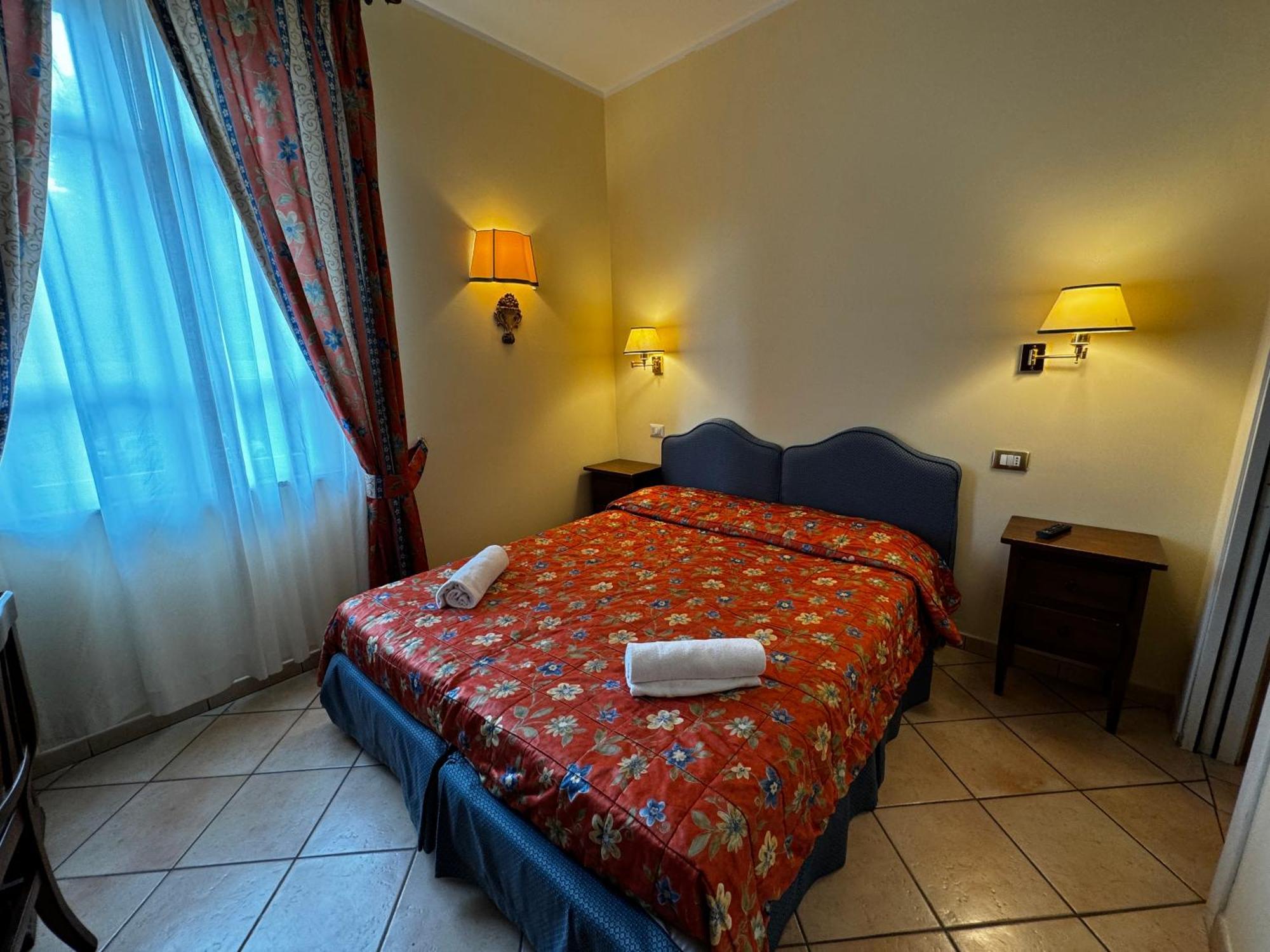 Villa Le Camelie Siena Esterno foto