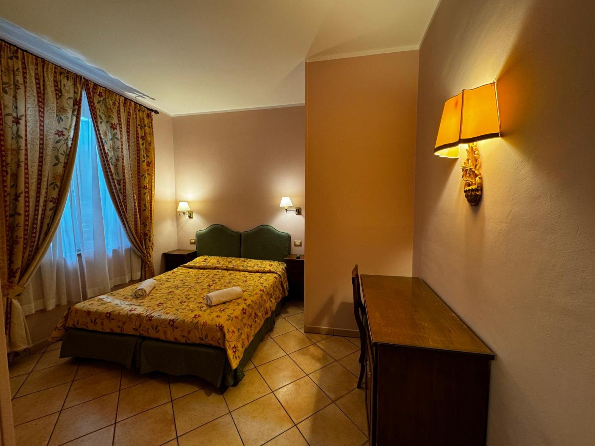 Villa Le Camelie Siena Esterno foto