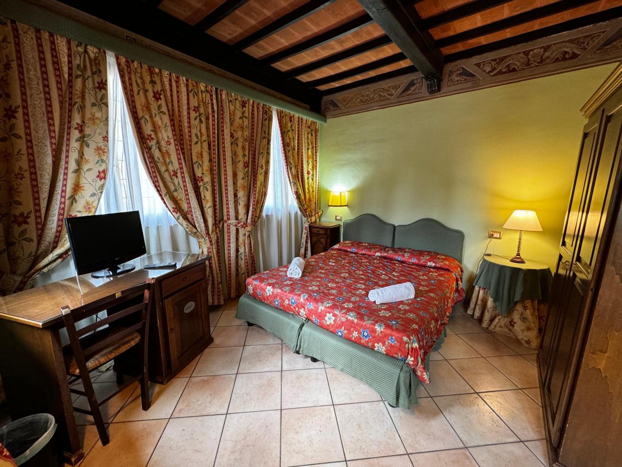 Villa Le Camelie Siena Esterno foto