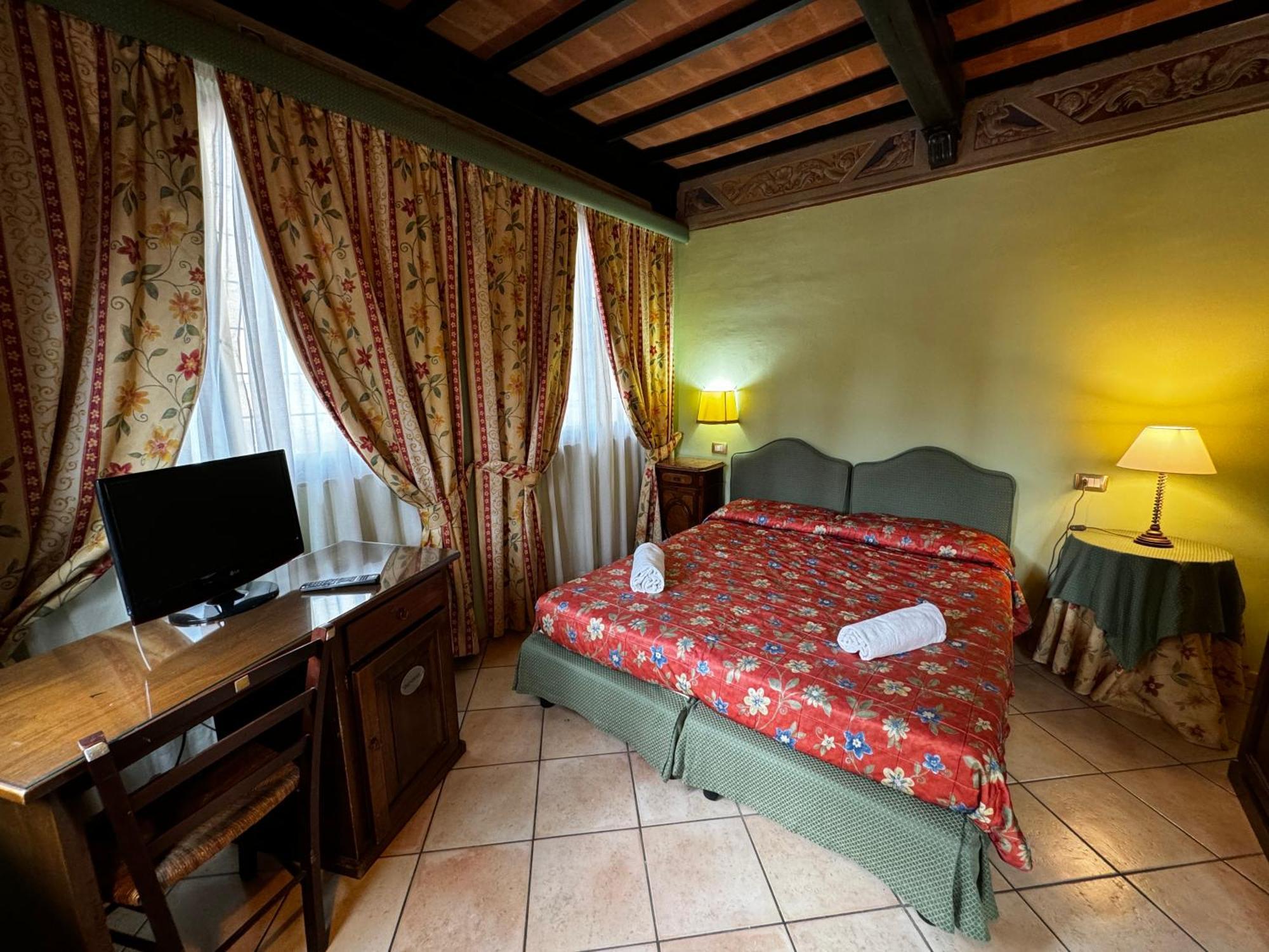 Villa Le Camelie Siena Esterno foto